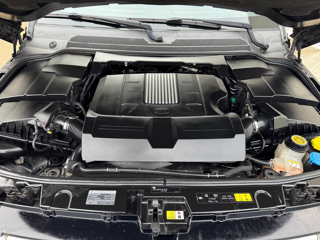 2015 Land Rover LR4 Image 35