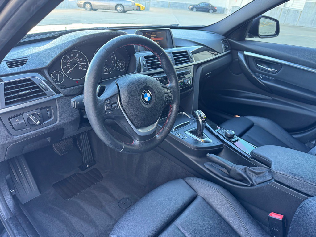 2016 BMW 3 Series Image 11
