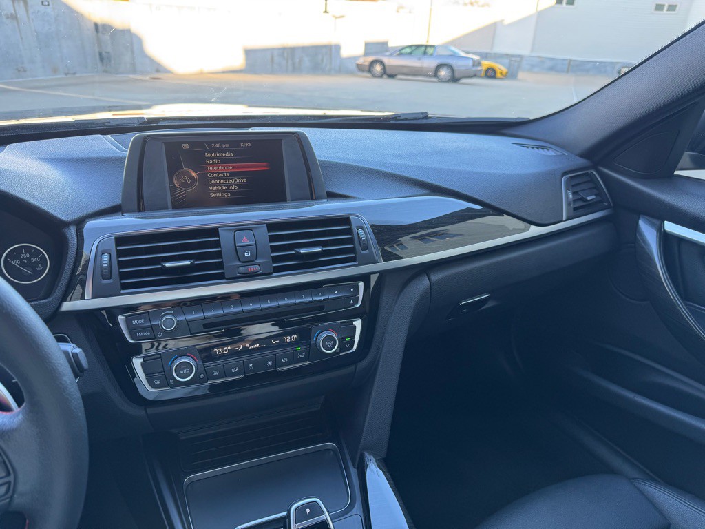 2016 BMW 3 Series Image 17