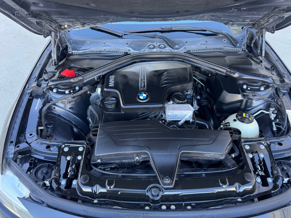 2016 BMW 3 Series Image 28