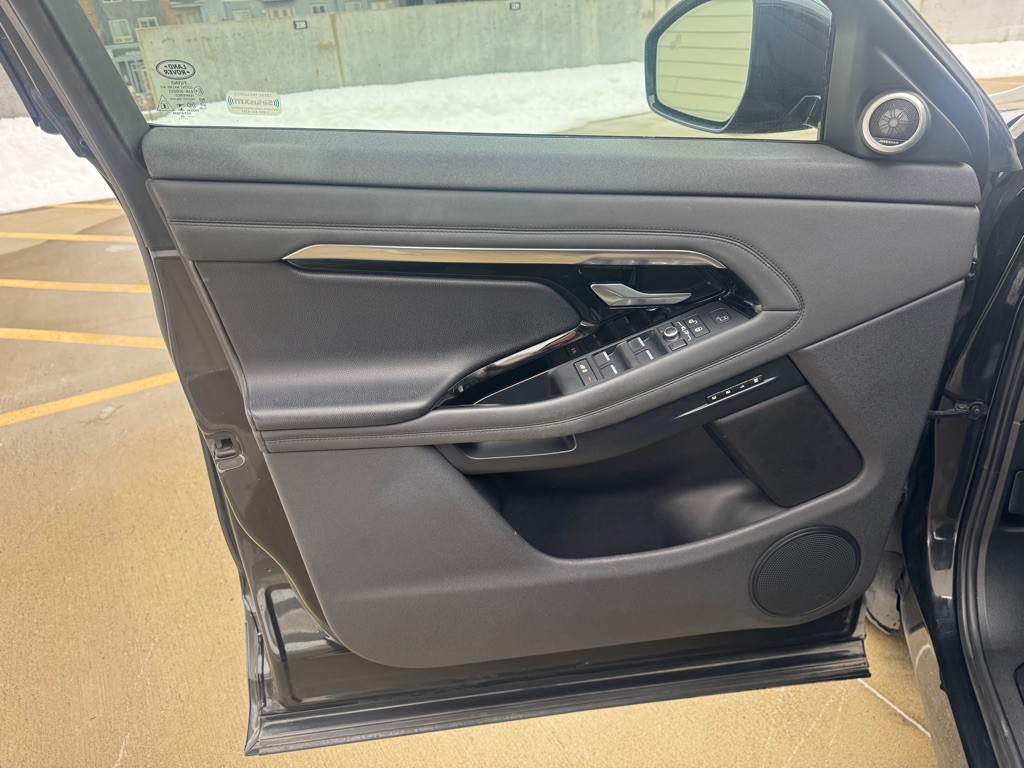 2020 Land Rover Range Rover Evoque Image 11