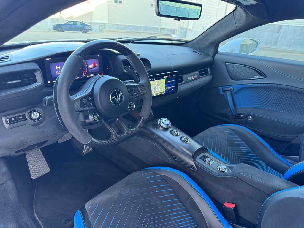 2022 Maserati MC20 Image 12