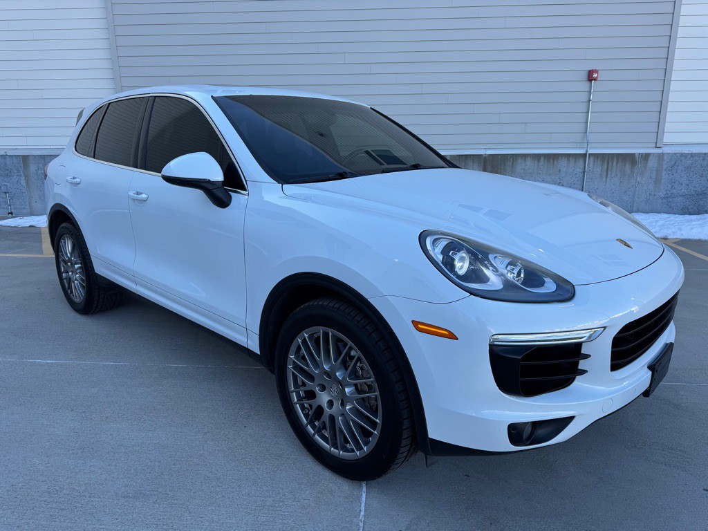 2015 Porsche Cayenne Image 1