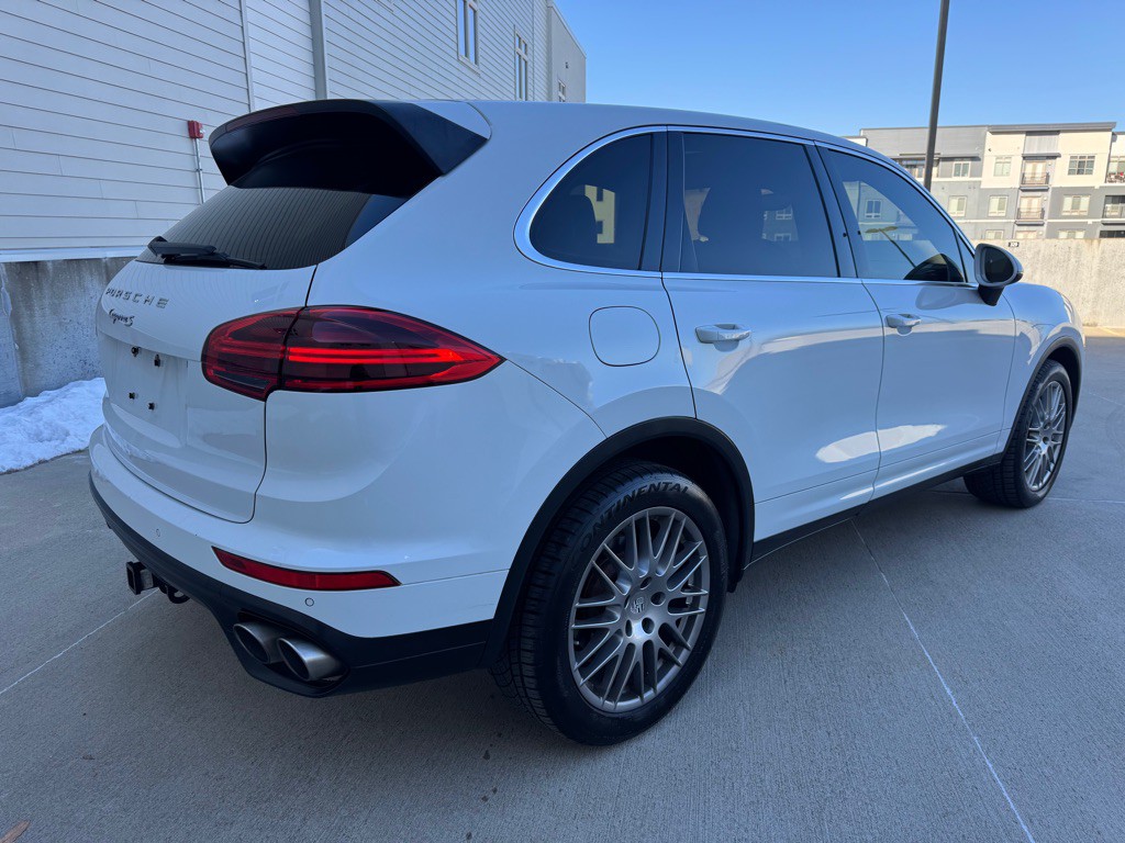 2015 Porsche Cayenne Image 3