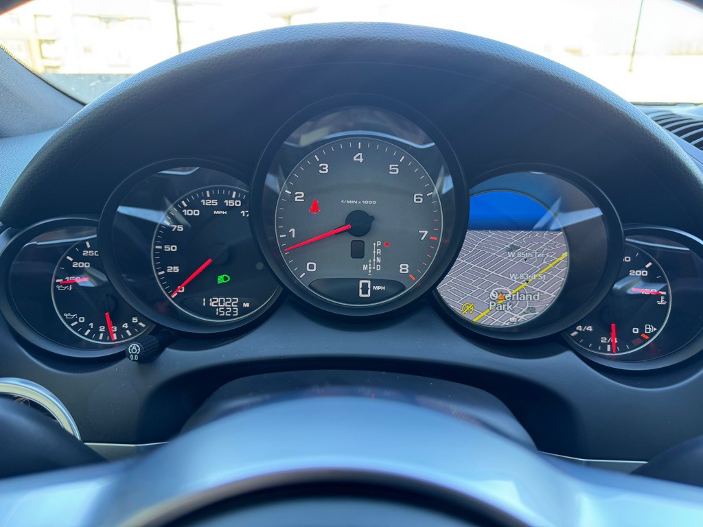 2015 Porsche Cayenne Image 15