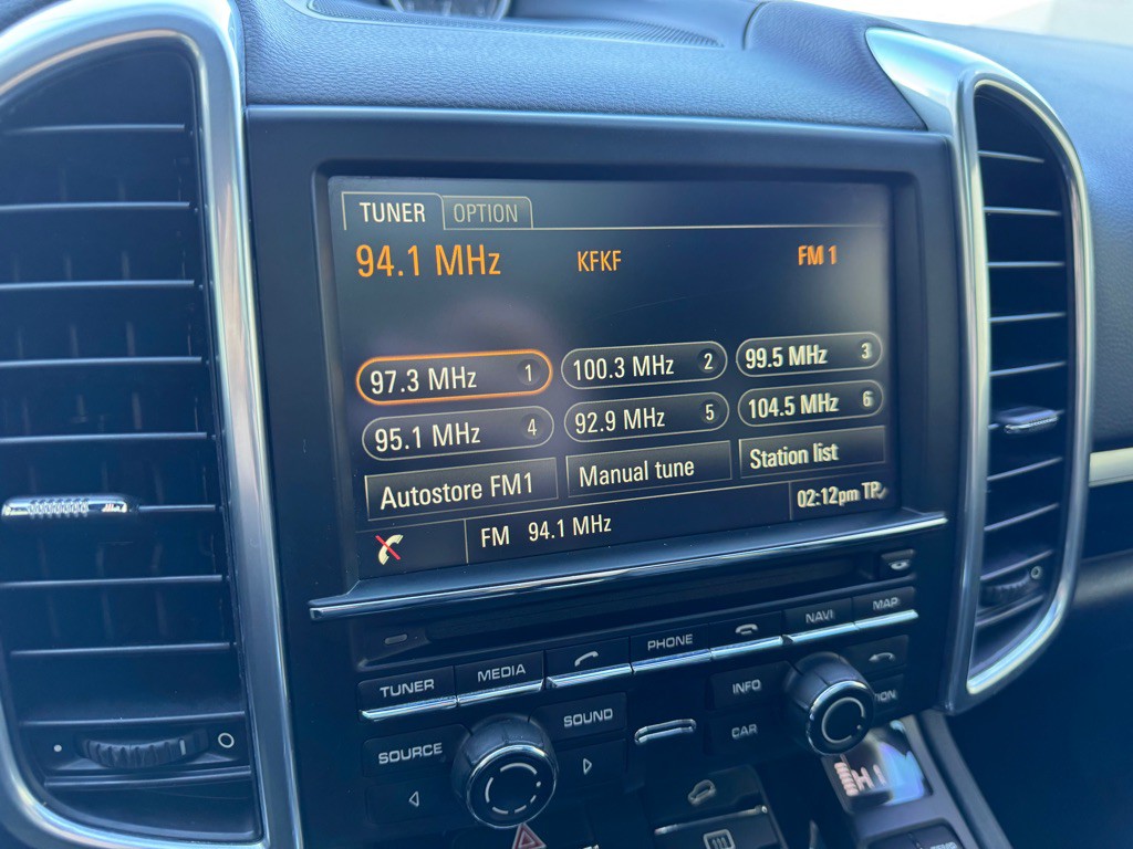 2015 Porsche Cayenne Image 18