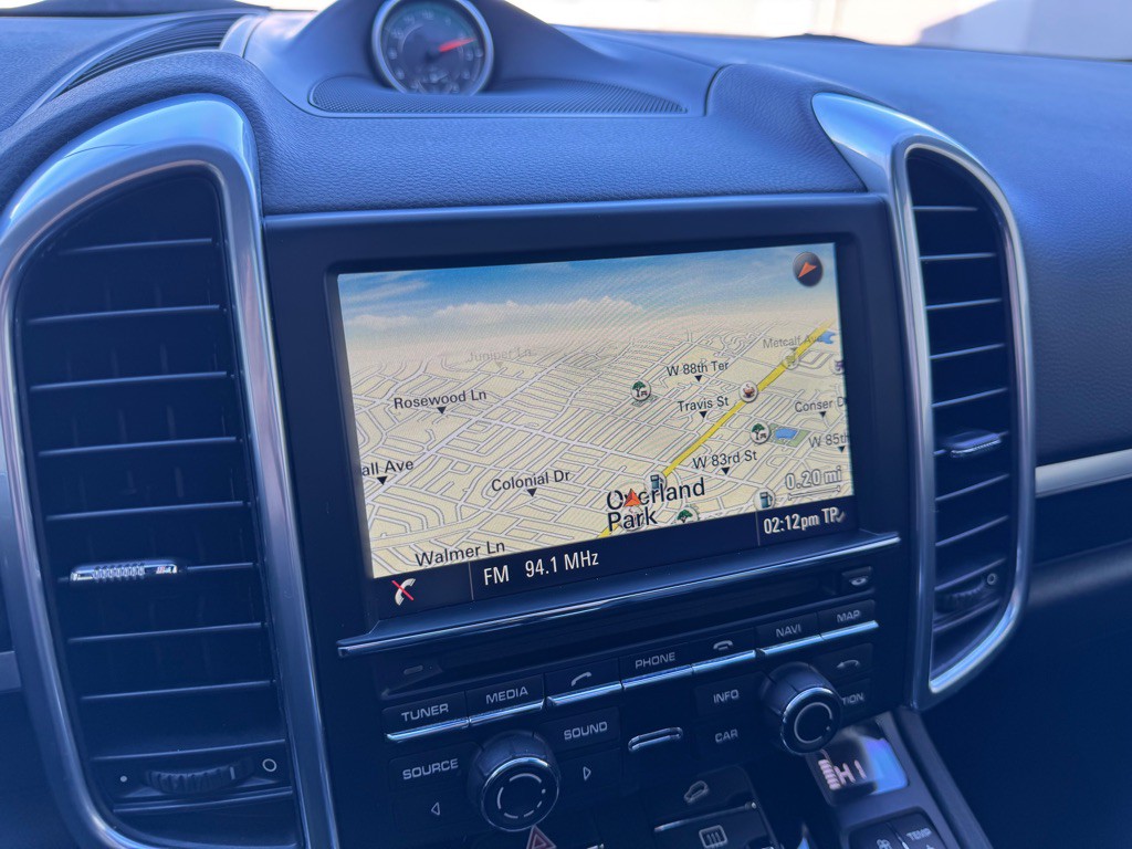 2015 Porsche Cayenne Image 19