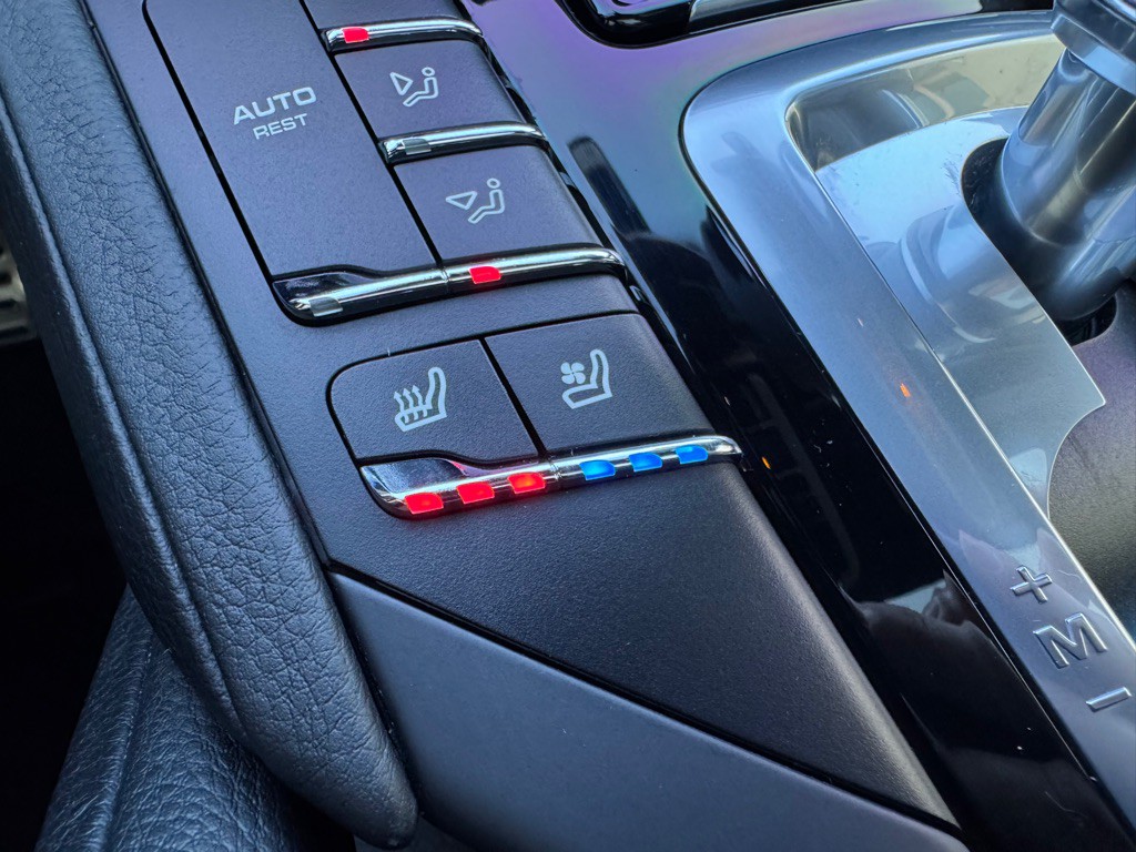 2015 Porsche Cayenne Image 22