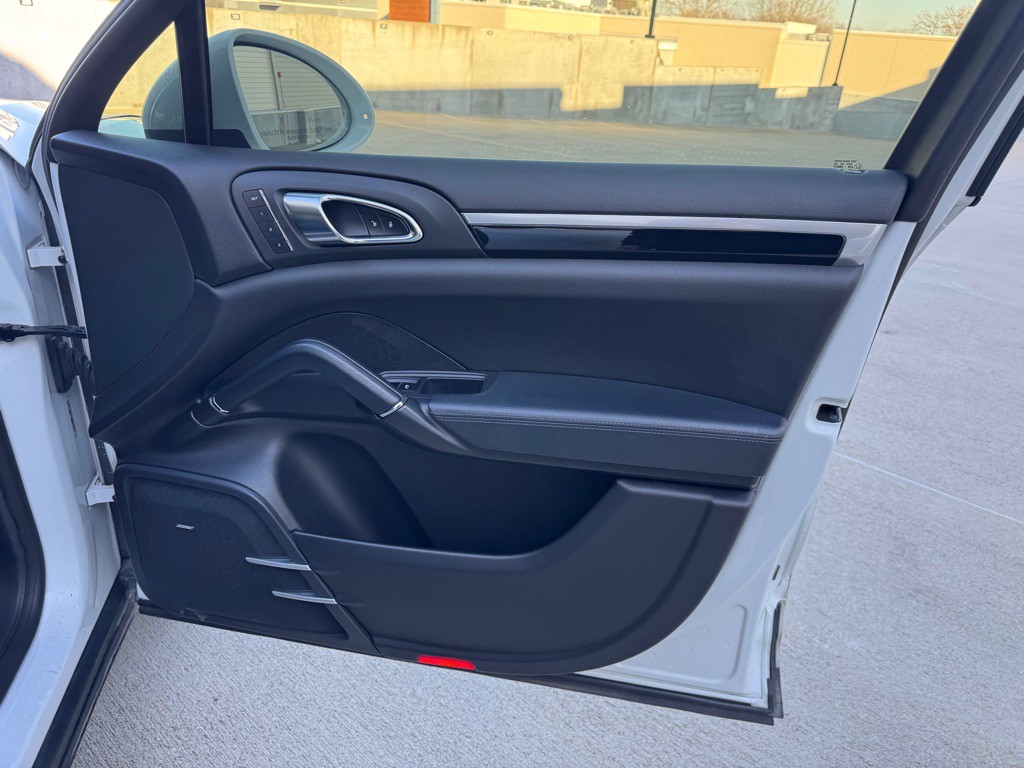 2015 Porsche Cayenne Image 30