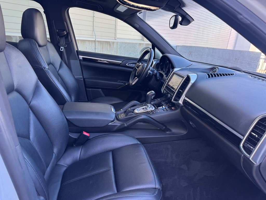 2015 Porsche Cayenne Image 31