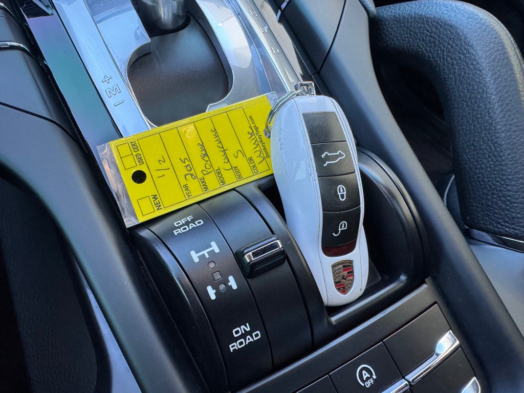 2015 Porsche Cayenne Image 33