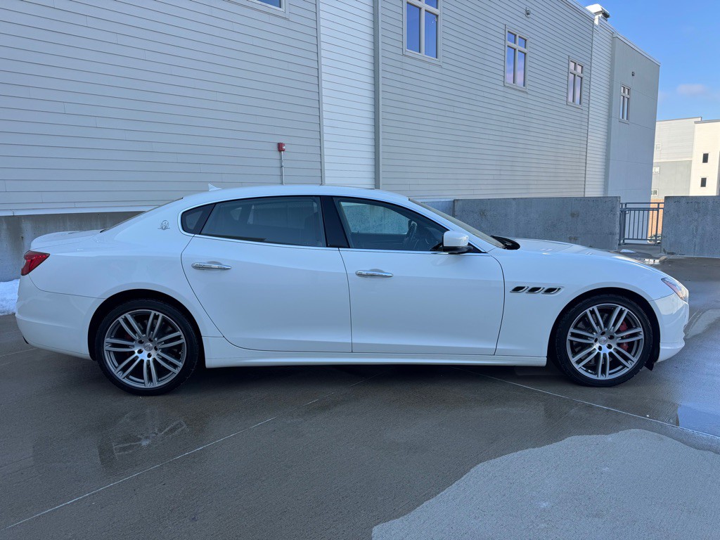 2016 Maserati Quattroporte Image 2