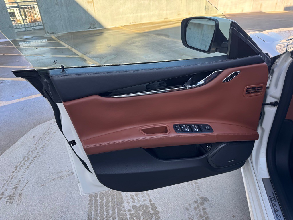 2016 Maserati Quattroporte Image 9