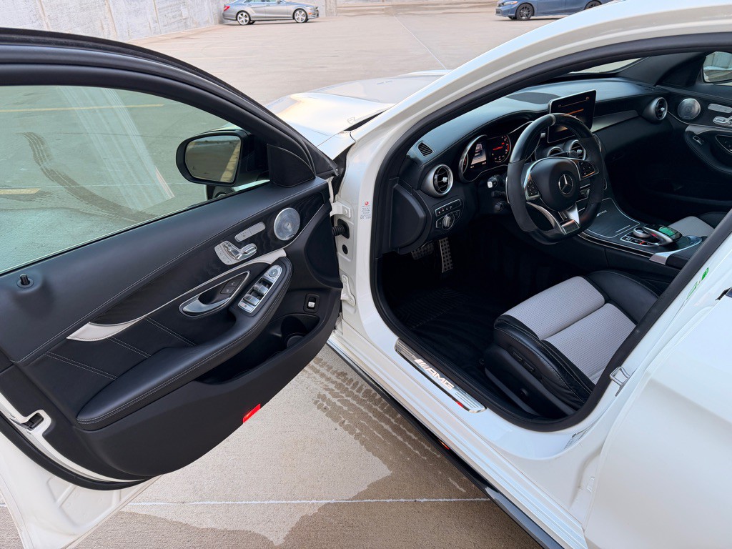 2017 Mercedes-Benz C-Class Image 10