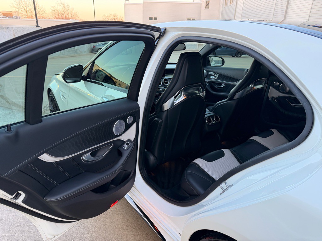 2017 Mercedes-Benz C-Class Image 17