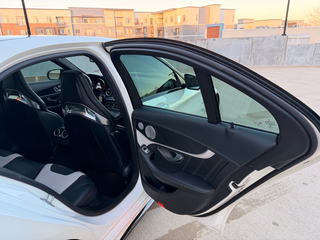 2017 Mercedes-Benz C-Class Image 19