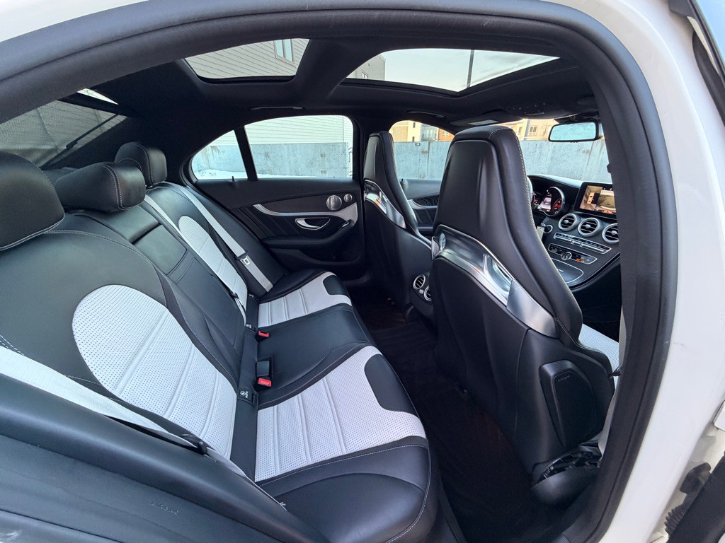 2017 Mercedes-Benz C-Class Image 20