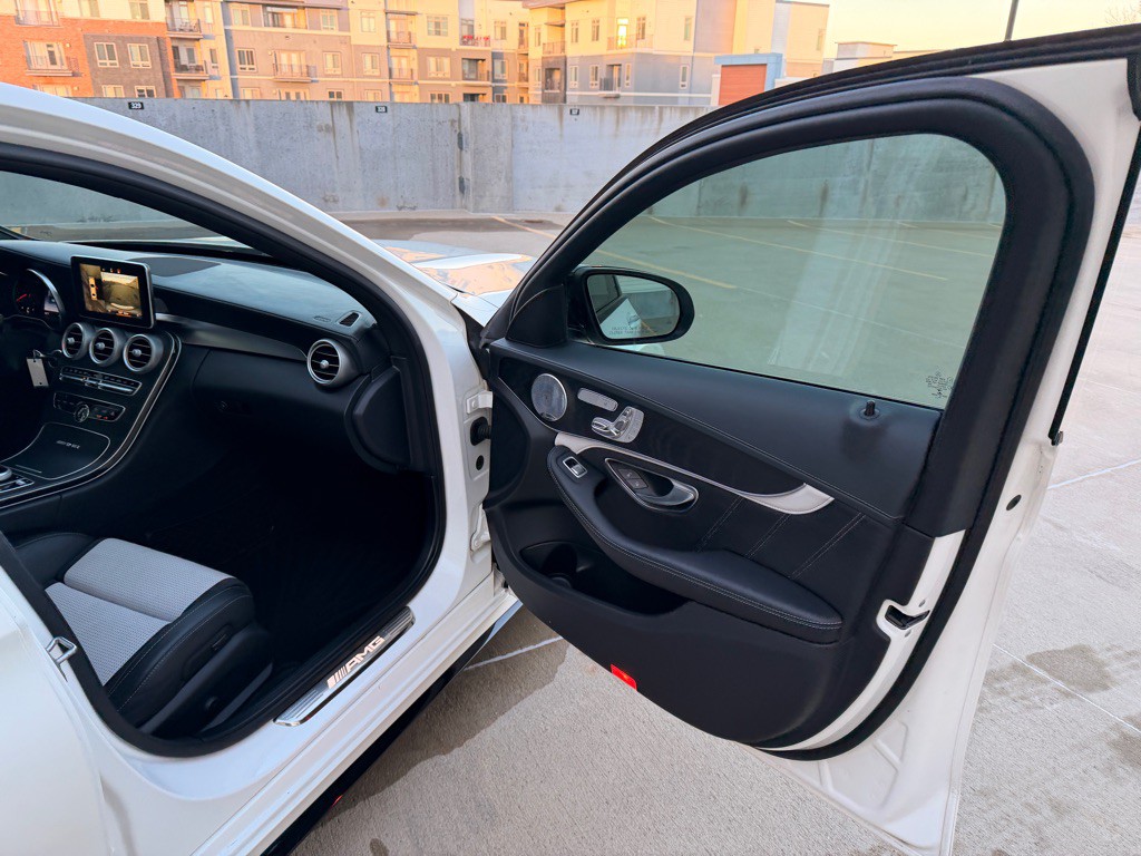 2017 Mercedes-Benz C-Class Image 21