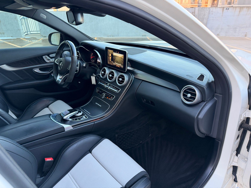 2017 Mercedes-Benz C-Class Image 22