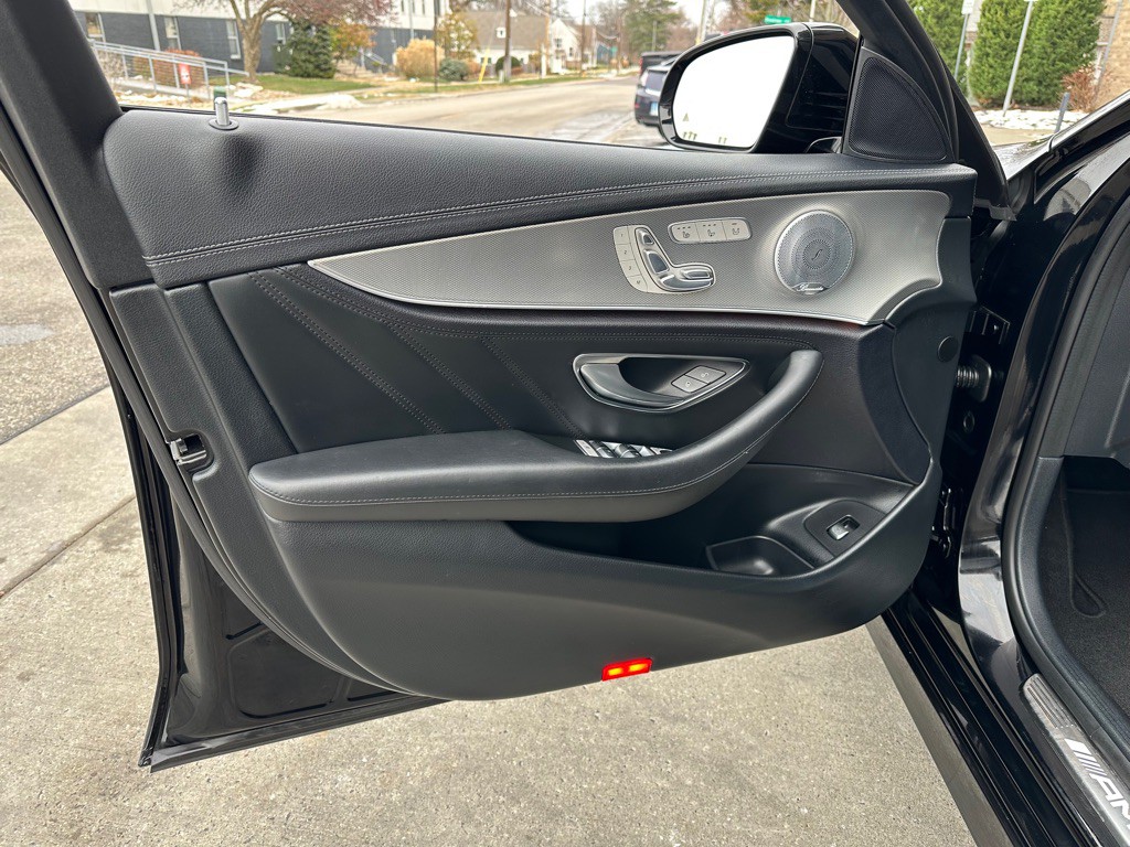 2018 Mercedes-Benz E-Class Image 11