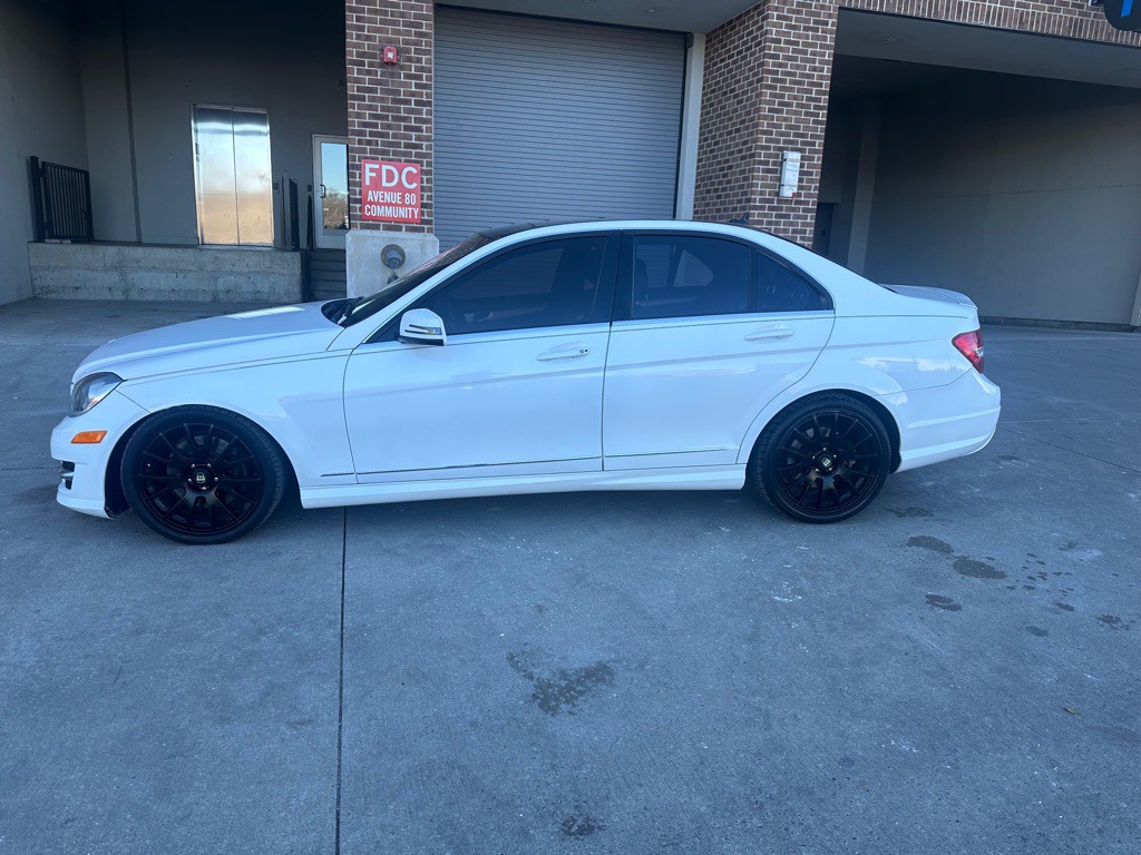 2013 Mercedes-Benz C-Class Image 4