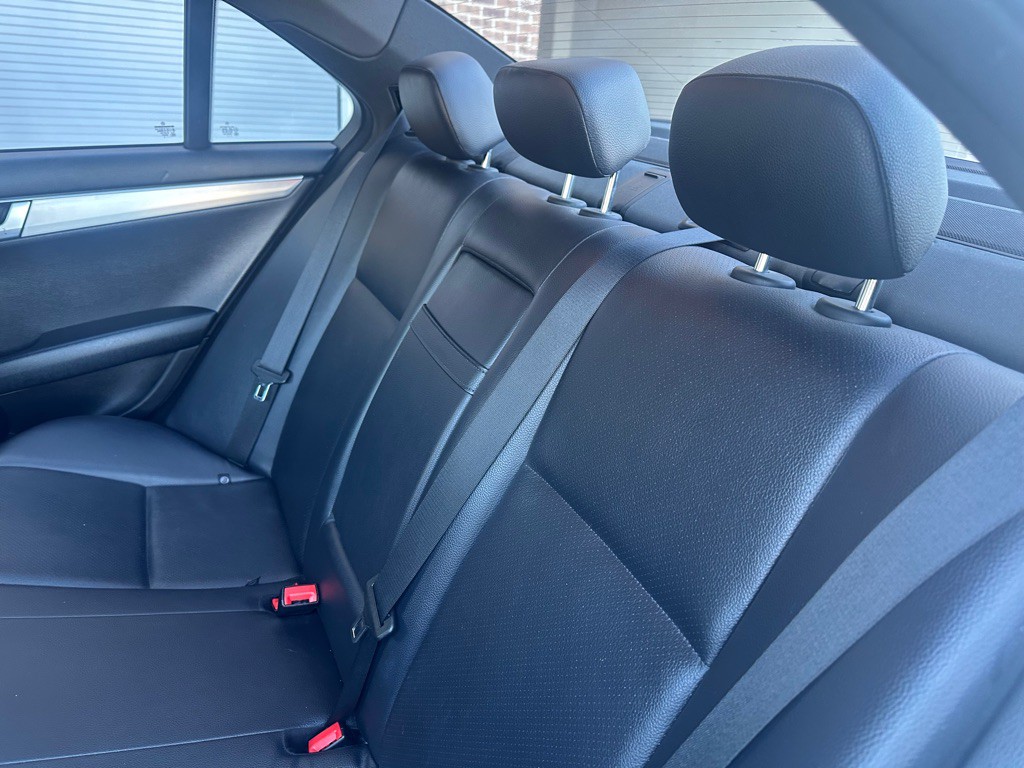 2013 Mercedes-Benz C-Class Image 18