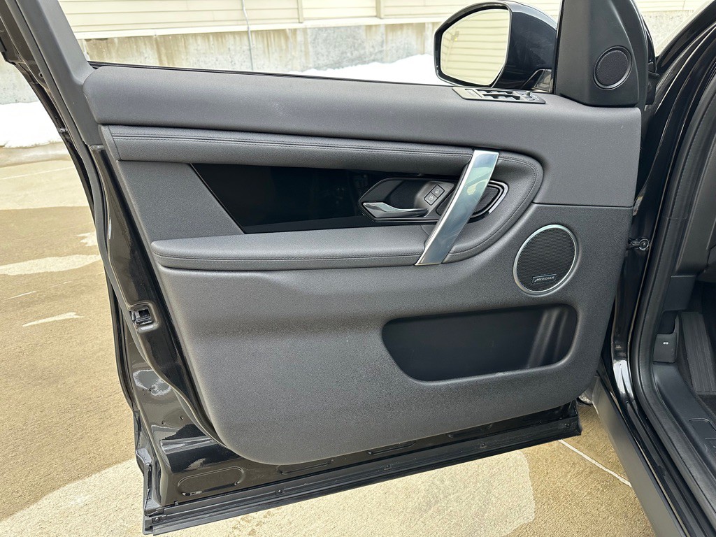 2021 Land Rover Discovery Sport Image 9