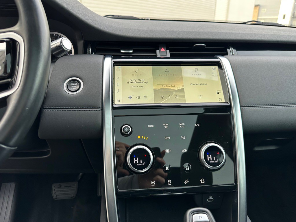 2021 Land Rover Discovery Sport Image 11