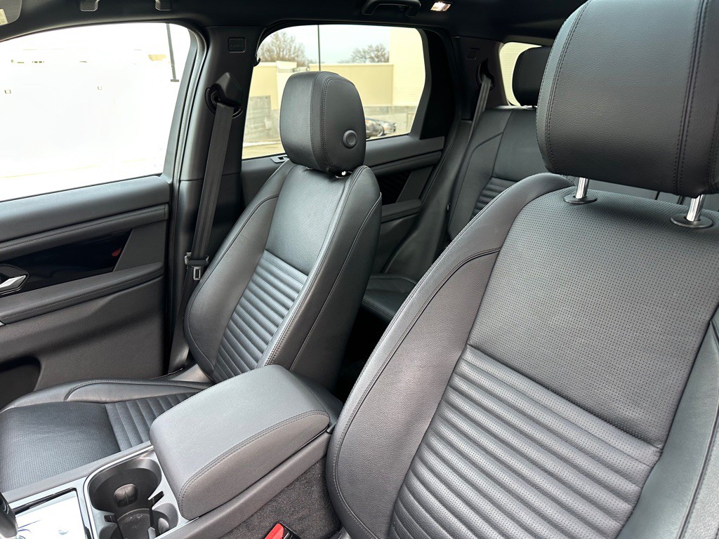 2021 Land Rover Discovery Sport Image 14