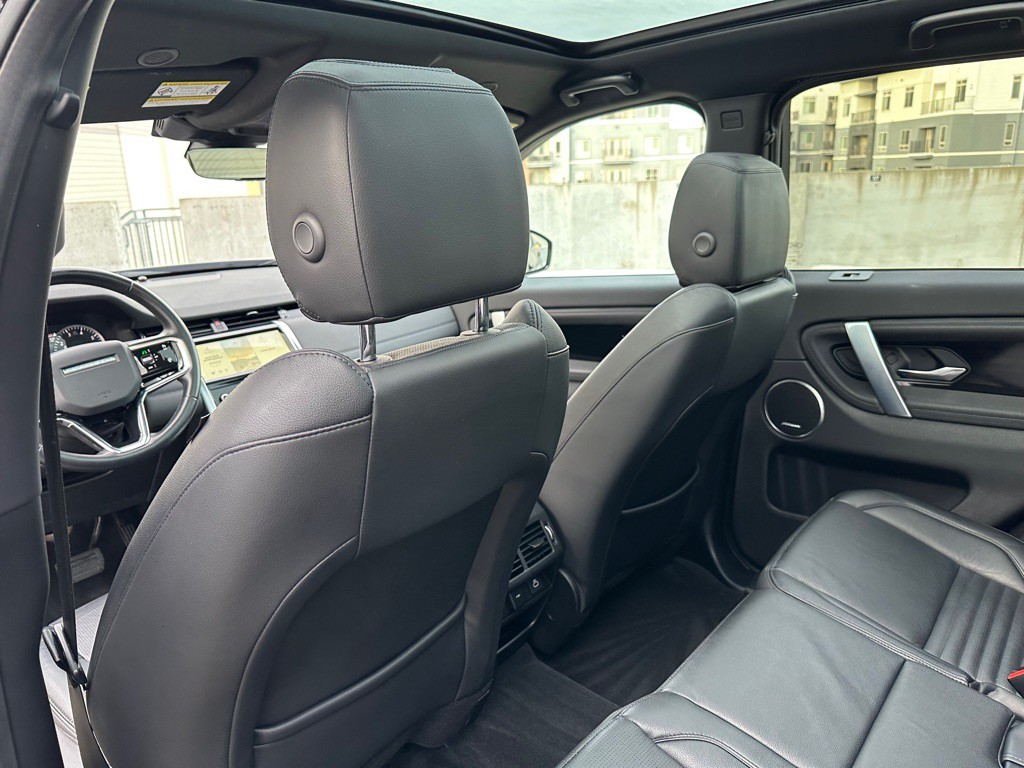 2021 Land Rover Discovery Sport Image 16