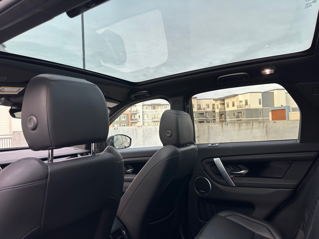 2021 Land Rover Discovery Sport Image 19