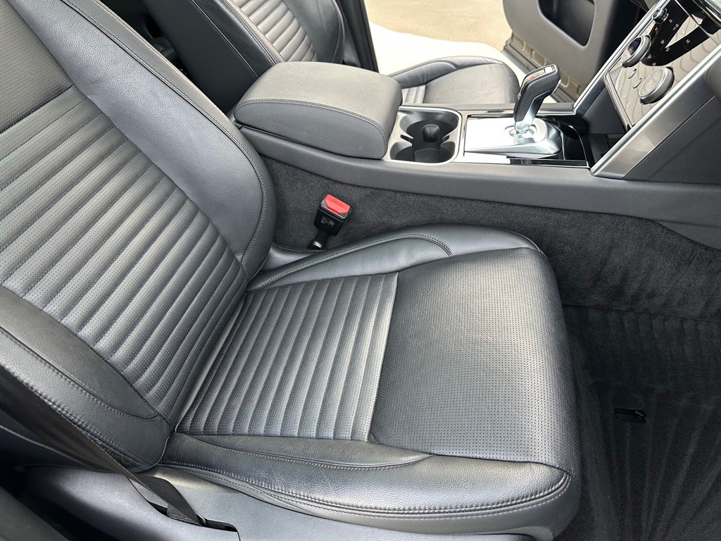 2021 Land Rover Discovery Sport Image 25