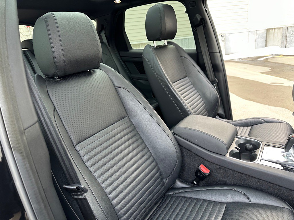 2021 Land Rover Discovery Sport Image 26