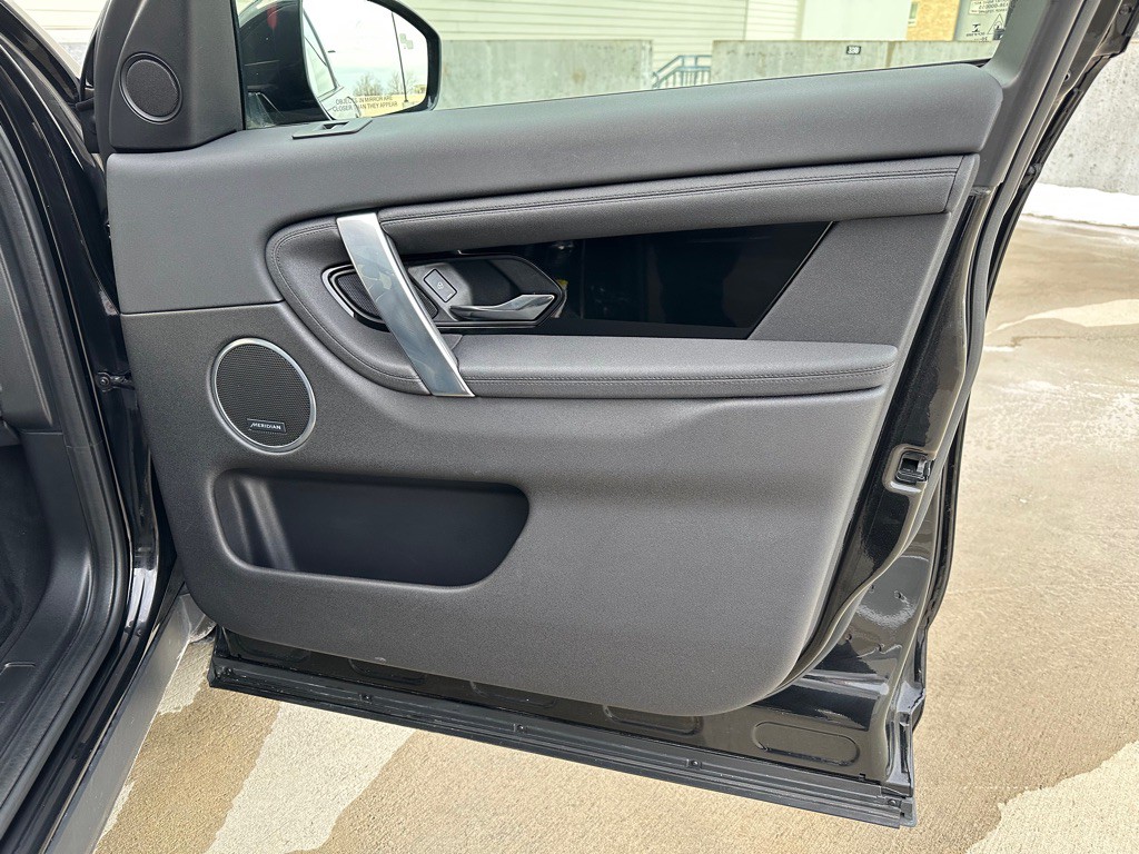 2021 Land Rover Discovery Sport Image 27