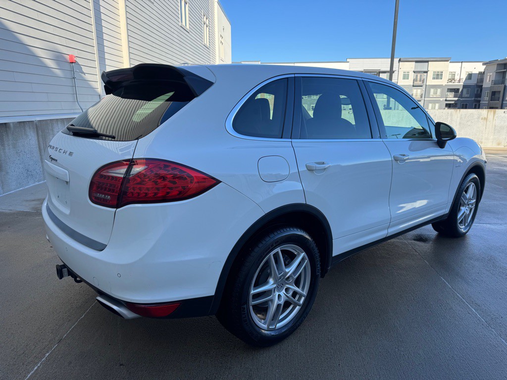 2013 Porsche Cayenne Image 3