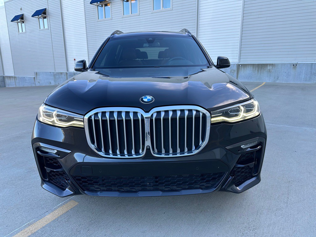 2020 BMW X7 Image 2