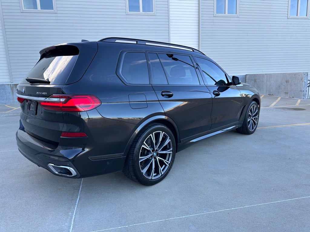 2020 BMW X7 Image 6