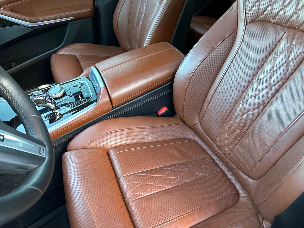 2020 BMW X7 Image 14