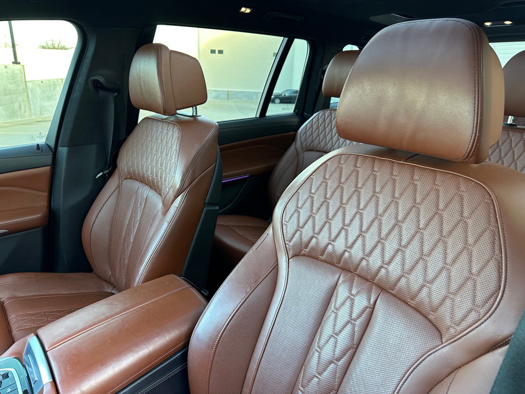 2020 BMW X7 Image 15