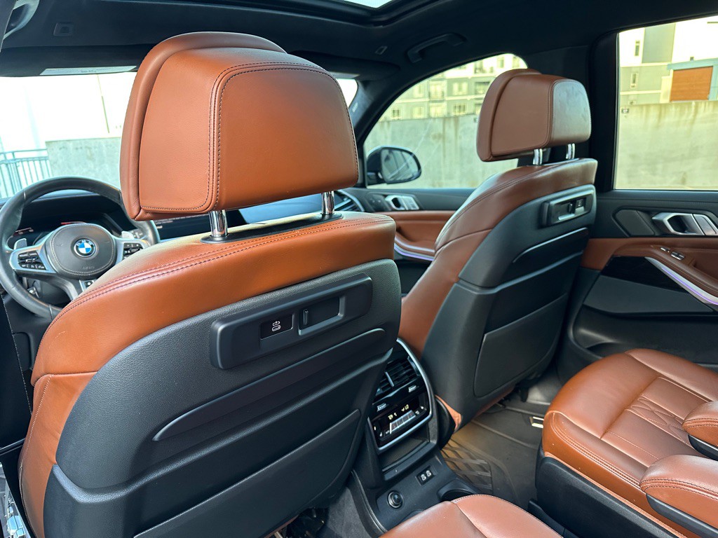 2020 BMW X7 Image 16