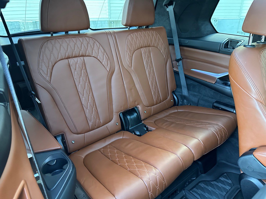2020 BMW X7 Image 24