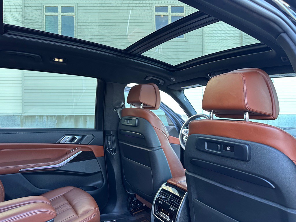 2020 BMW X7 Image 25