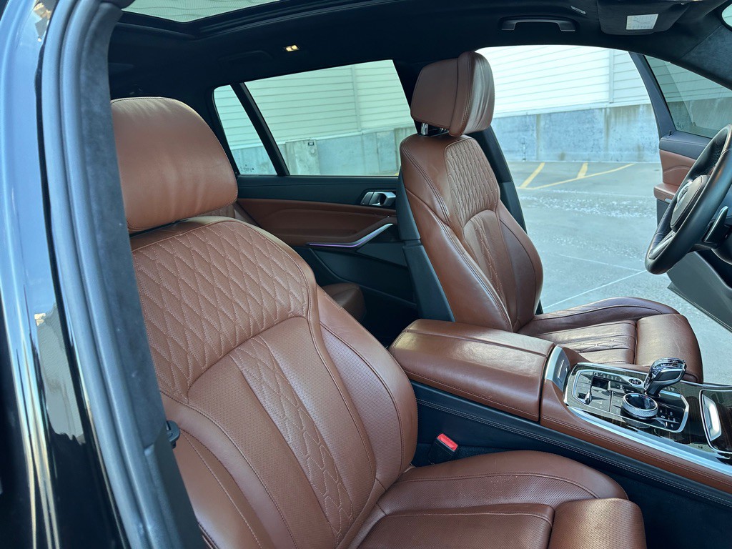 2020 BMW X7 Image 29