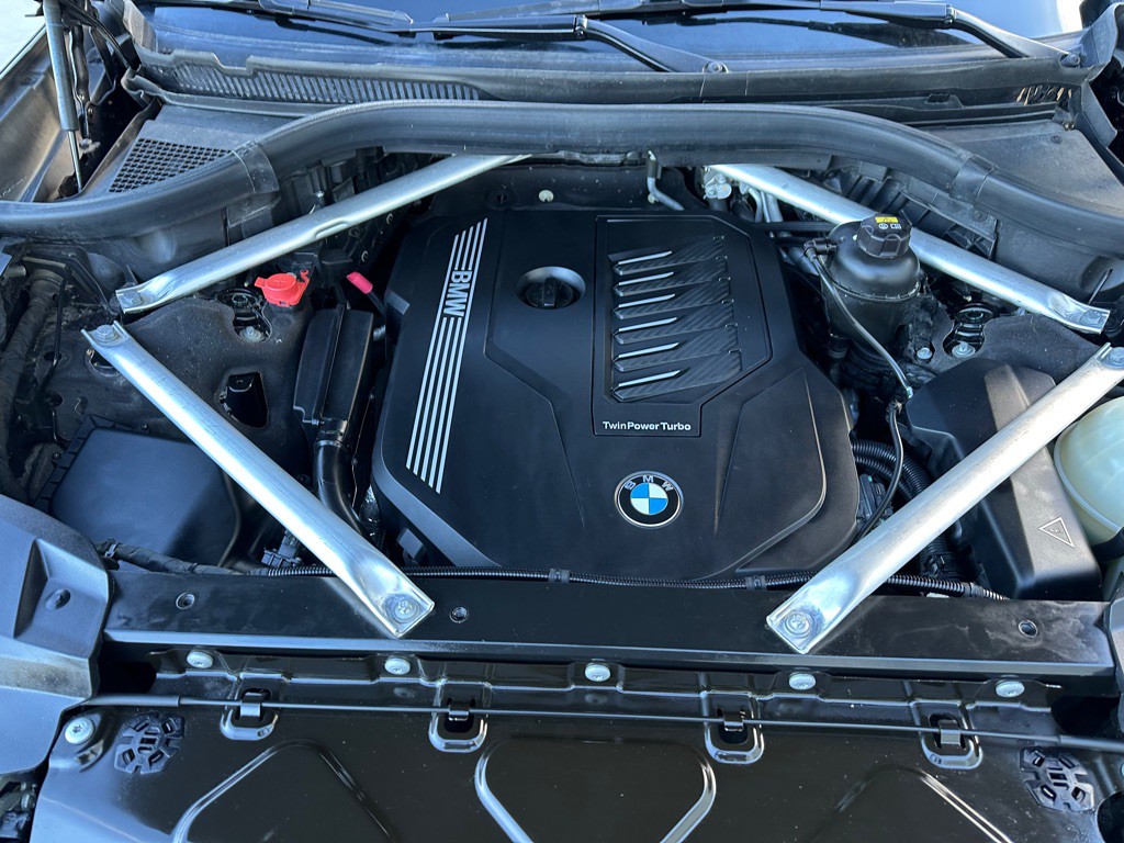 2020 BMW X7 Image 32