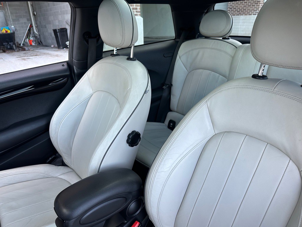 2015 MINI Cooper Image 14