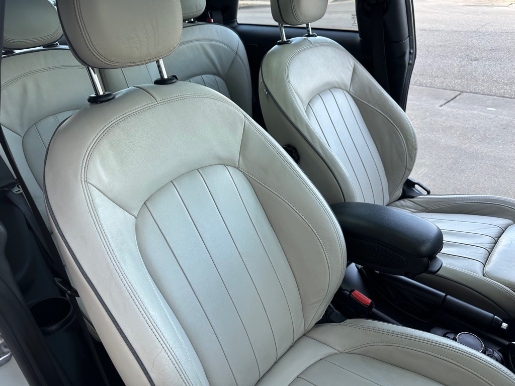 2015 MINI Cooper Image 21