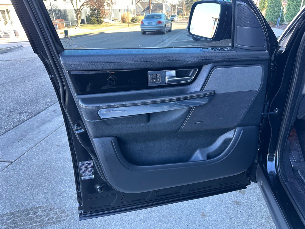 2013 Land Rover Range Rover Sport Image 9