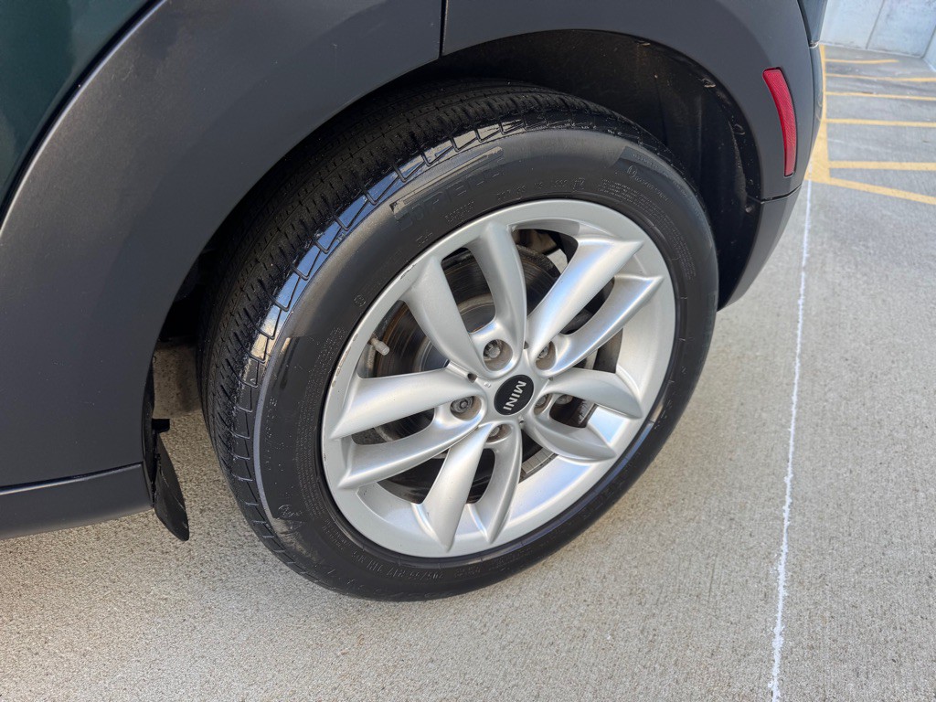 2012 MINI Cooper Image 9