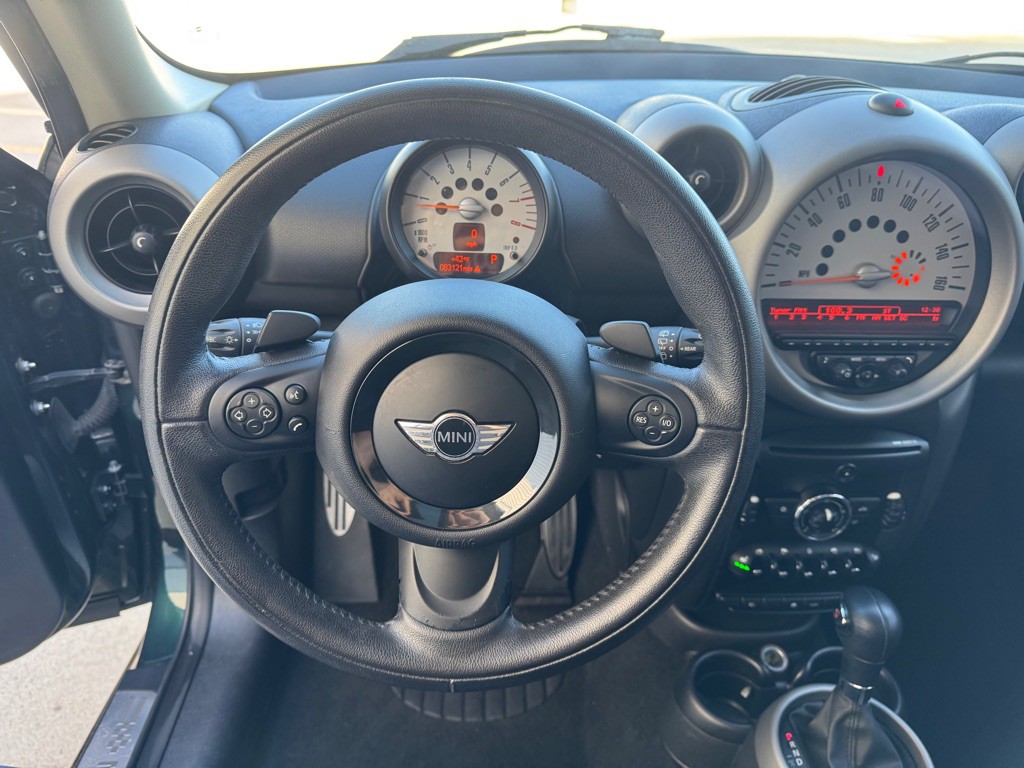 2012 MINI Cooper Image 14