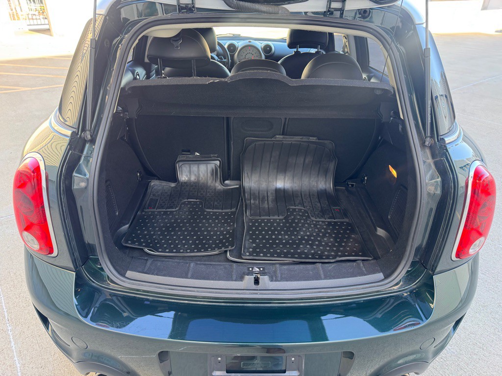 2012 MINI Cooper Image 23